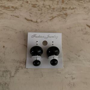 Double sided earrings